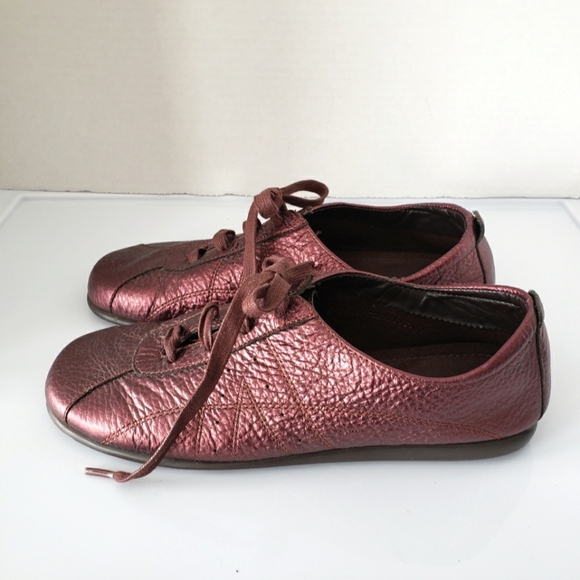 🪻BOGO🪻 AEROSOLES Metallic Leather Sneakers "Toy Soldier" Size 8M - Picture 4 of 9